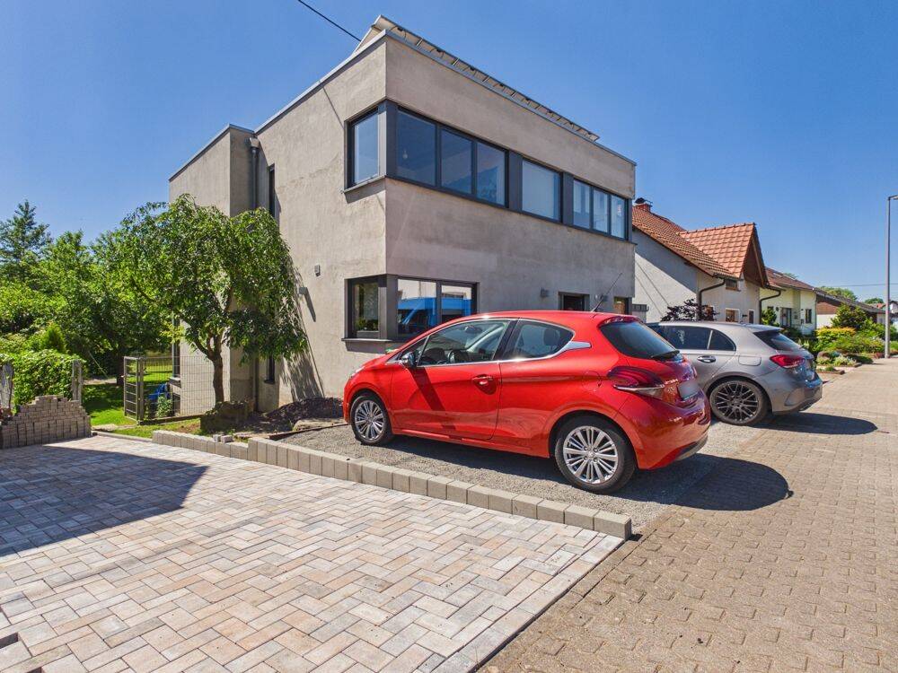 Thumbnail-Stilvolles Einfamilienhaus für Familien