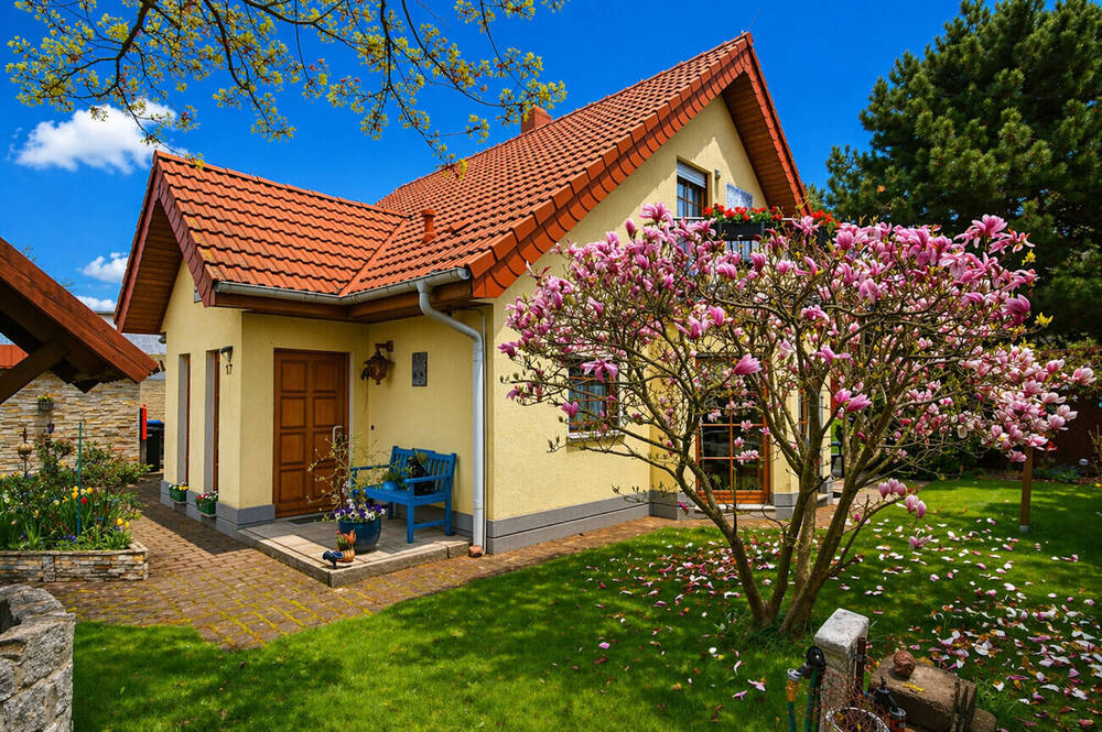 Thumbnail-Attraktives Einfamilienhaus in ruhiger Lage mit traumhaftem Garten und Kirchturmblick