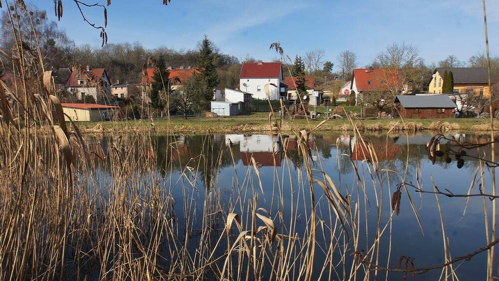 Thumbnail-Niederfinow - Einfamilienhaus mit Nebengelass in idyllischer Lage am Finowkanal mit Bahnanbindung