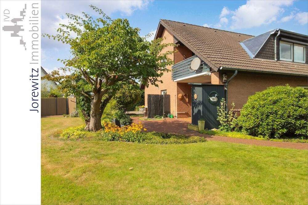 Thumbnail-Zentrumsnah in Brackwede: Zweifamilienhaus mit Doppelgarage und großem Gartengrundstück