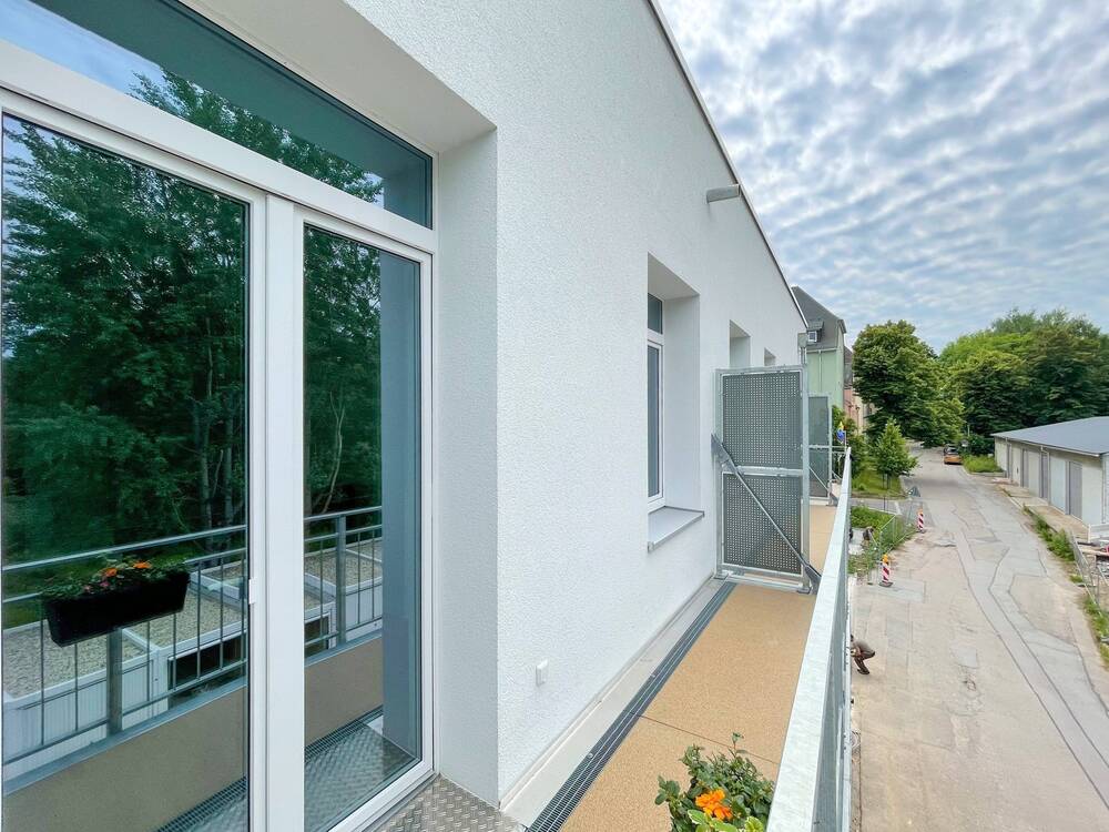 Thumbnail-Großzügige 5-R Wohnung mit Balkon + Stellplatz