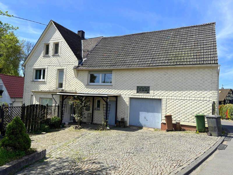 Thumbnail-Gemütliches Einfamilienhaus mit Scheune, Gästehaus und wunderschönem großzügigem Garten in Kölbingen