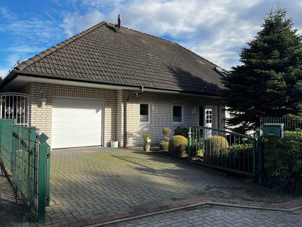 Thumbnail-Pflegeleichter Winkelbungalow im Ortskern von Scharrel zu verkaufen