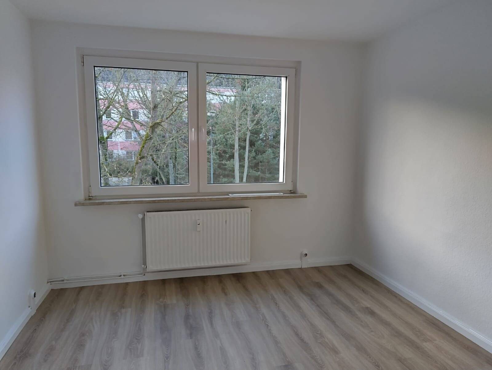 Thumbnail-Suchen Sie Ihre neue Wohnung für 2026? Eine schöne gut geschnittene 4-Raum-Wohnung im Grünen wartet auf Sie!