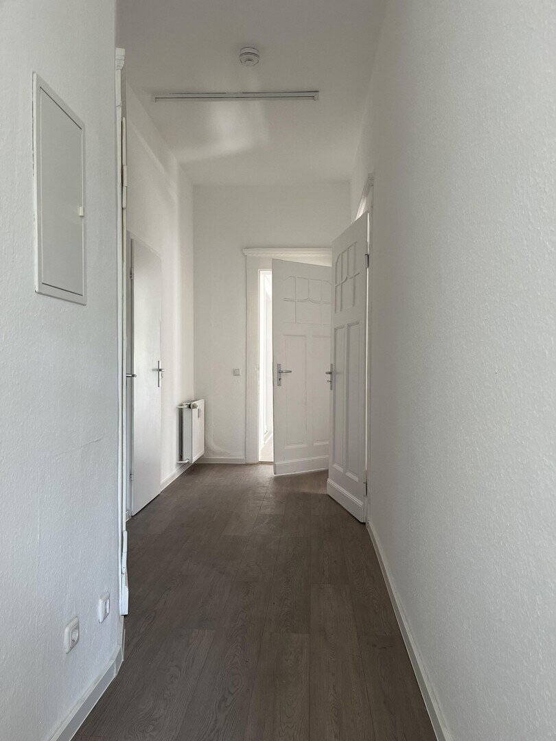 Thumbnail-Erstbezug nach Sanierung - Großzügige 3-Raumwohnung in Zwickau-Nord im DG