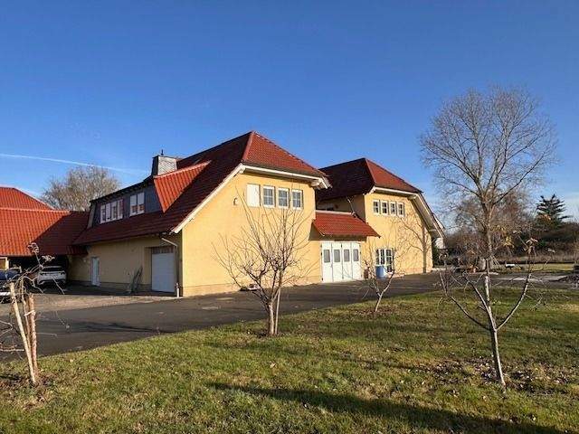 Thumbnail-Das gewisse Etwas! Prachtvolle Immobilie mit parkähnlichem Grundstück zur vielseitigen Verwendung in der Dom und Kaiserstadt Fritzlar