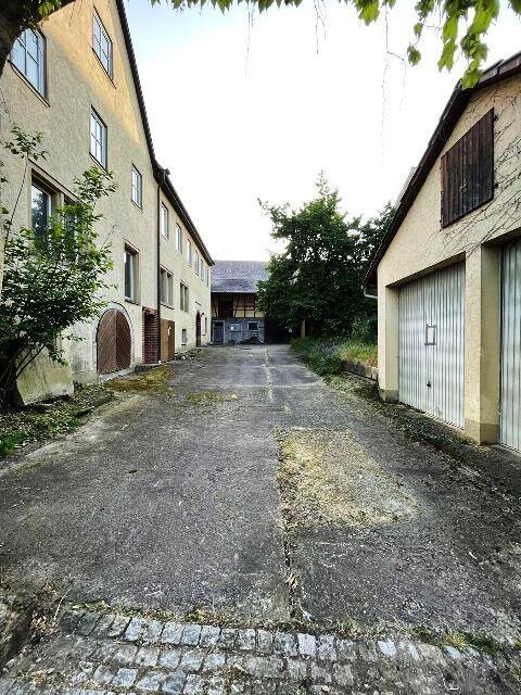 Thumbnail-Histor. Wohnhaus mit Nebengebäuden - ehem. landw. Anwesen