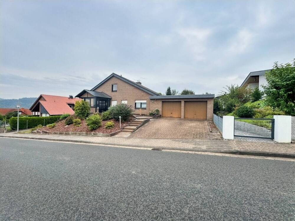 Thumbnail-Wohnen mit Aussicht: Zweifamilienhaus in gefragter Lage