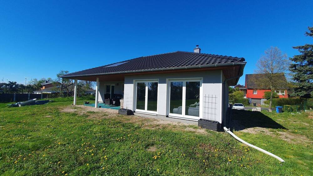 Thumbnail-* Einfamilienhaus im Winkel-Bungalowstil * 16356 Werneuchen * Friedel-IMMO *