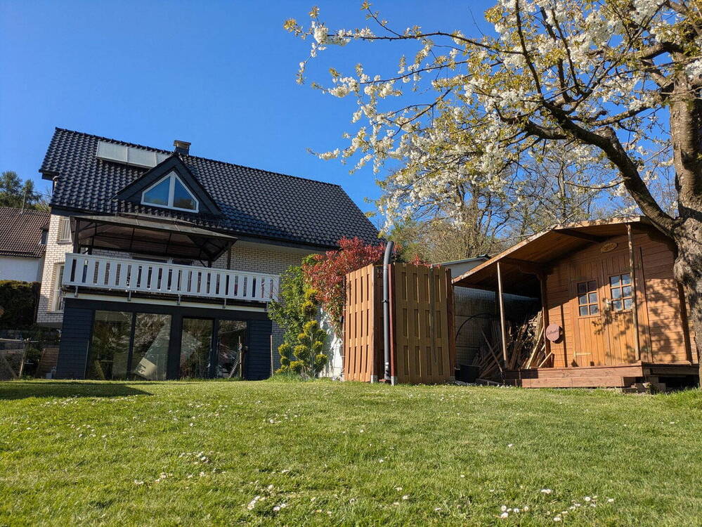 Thumbnail-PROVISIONSFREI: Wohnen mit Raum und Komfort - Einfamilienhaus mit Südgarten und Einliegerwohnung