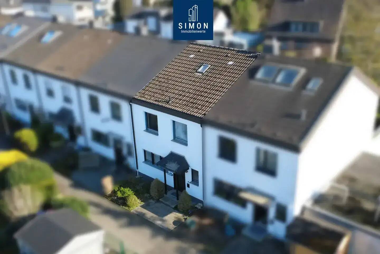 Thumbnail-Sonnenlage im Grünen trifft Potenzial - Familienfreundliches Reihenmittelhaus mit großer Terrasse und Südgarten im Erbbaurecht