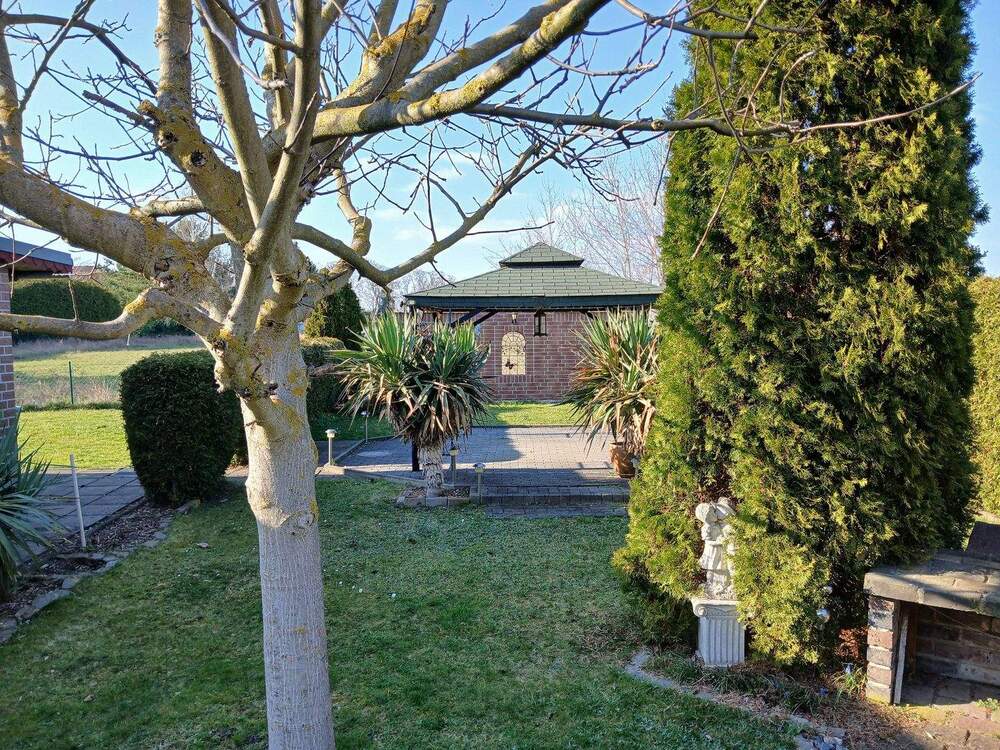 Thumbnail-großes Einfamilienhaus mit Einliegerwohnung in Eilenburg