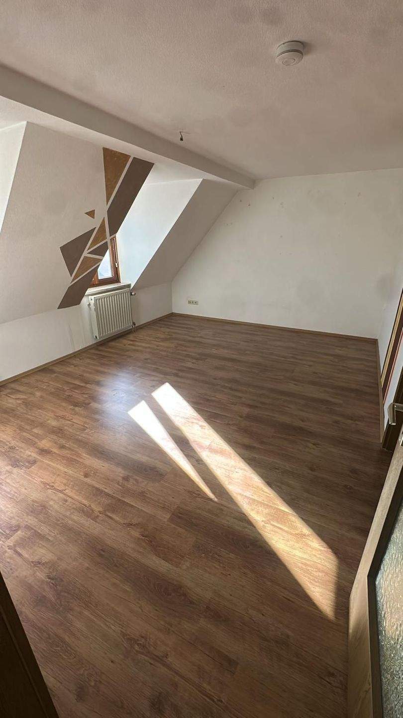 Thumbnail-Waldsassen! 4-Zimmer-Dachgeschosswohnung - sofort frei WE10