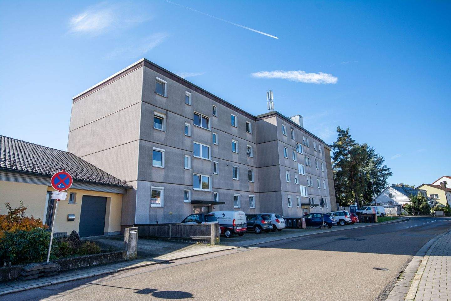 Thumbnail-***Vermietete 2,5-Zi.-Wohnung ganz oben***