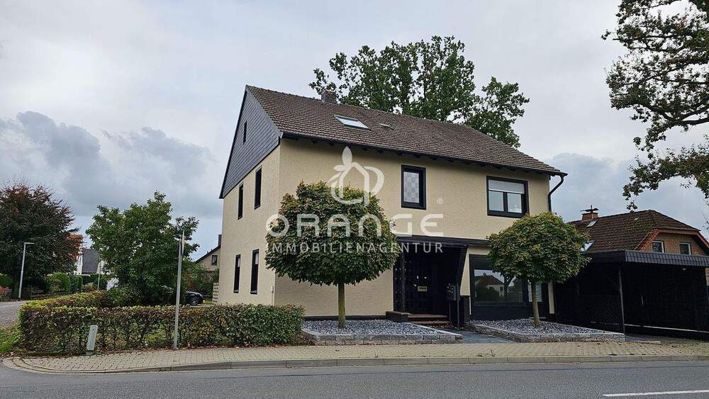 Thumbnail-***Mehrfamilienhaus mit Baugrundstück - Abschlussorientierte Verkaufsbereitschaft***