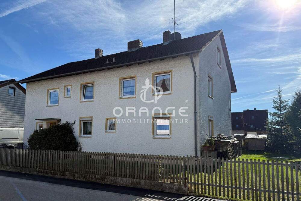 Thumbnail-*** Schönes Eck-Grundstück mit Alt-Bestand (2-FH) in zentraler Lage von Moorenweis ***