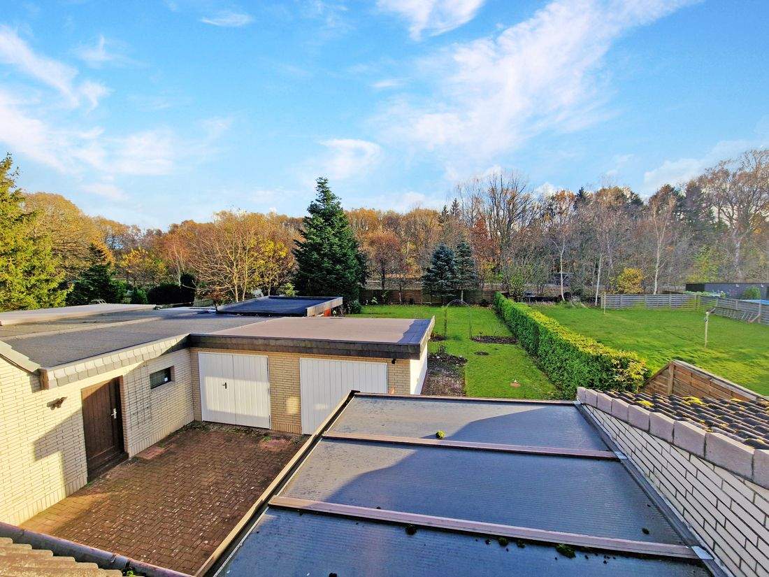 Thumbnail-gepflegtes und modernisiertes Wohnhaus mit Garagen und einem schönem Grundstück