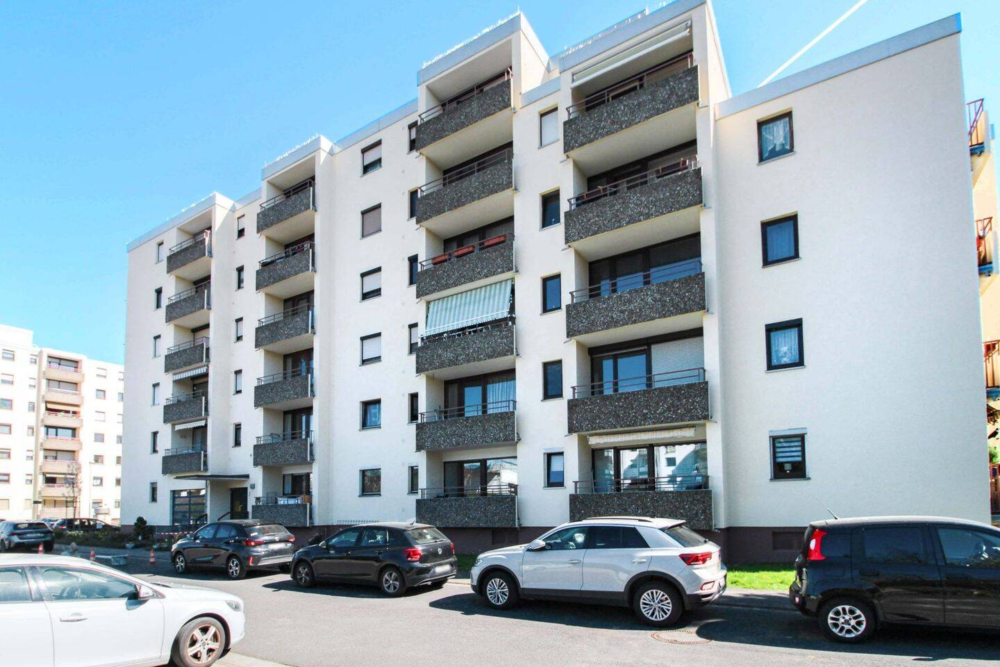 Thumbnail-1-Zimmer-Apartment mit Loggia in zentraler Lage