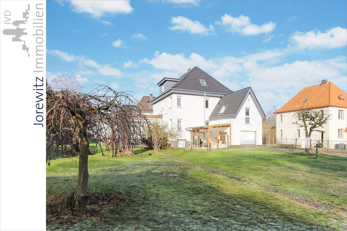 Thumbnail-Bi-Hillegossen: Großzügiges Ein- bis Zweifamilienhaus mit schönem Gartengrundstück