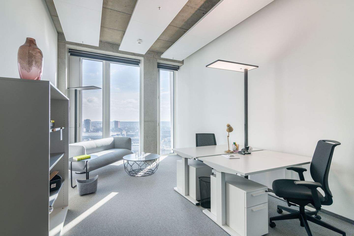 Thumbnail-Wunderschön eingerichtete Büroräume für 1 Person in Spaces Tower One