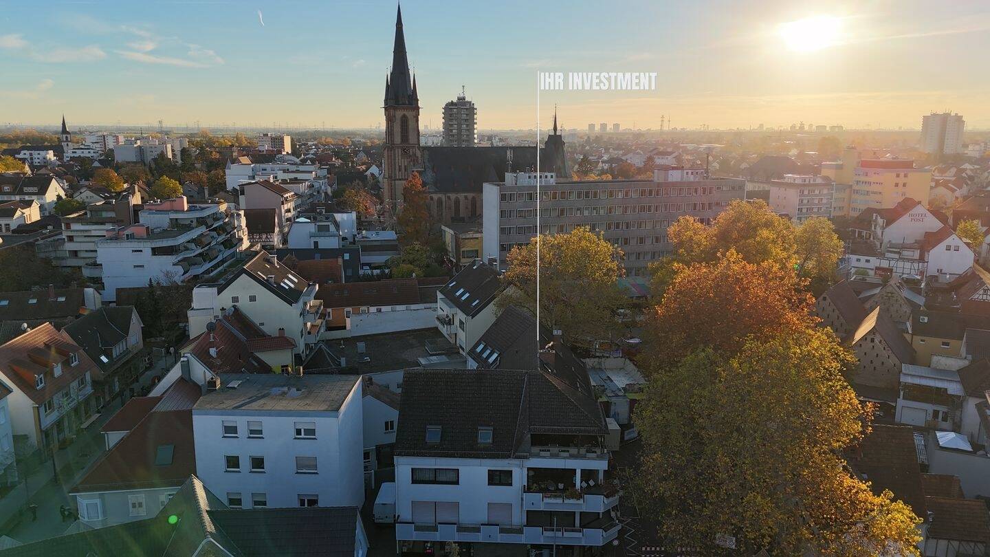 Thumbnail-Attraktives Invest! Mehrfamilienhaus mit 6 Wohneinheiten+ 3 Gewerbe in zentraler Lage von Viernheim!