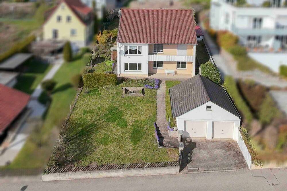 Thumbnail-Familien aufgepasst: Schön gelegenes Einfamilienhaus mit ELW, Garten und Doppelgarage