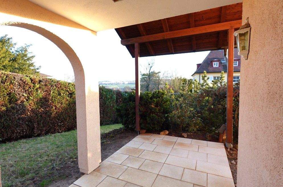 Thumbnail-Attraktives Einfamilienhaus mit Garten und Garage