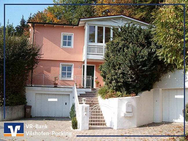 Thumbnail-Ruhige Lage im Herzen von Passau: Geräumige 7-Zimmer-Wohnung mit Schwimmbad, Sauna & Garten!