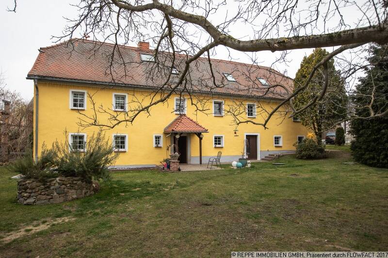 Thumbnail-Großzügiges Einfamilienhaus in ruhiger Lage