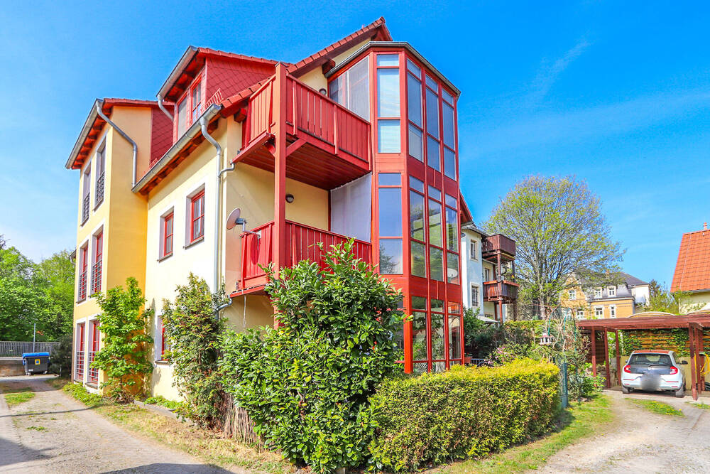 Thumbnail-+++ Rarität! - 4-Zimmer-Wohnung mit 2 Balkonen, Carport-Stellplatz und Aufzug +++