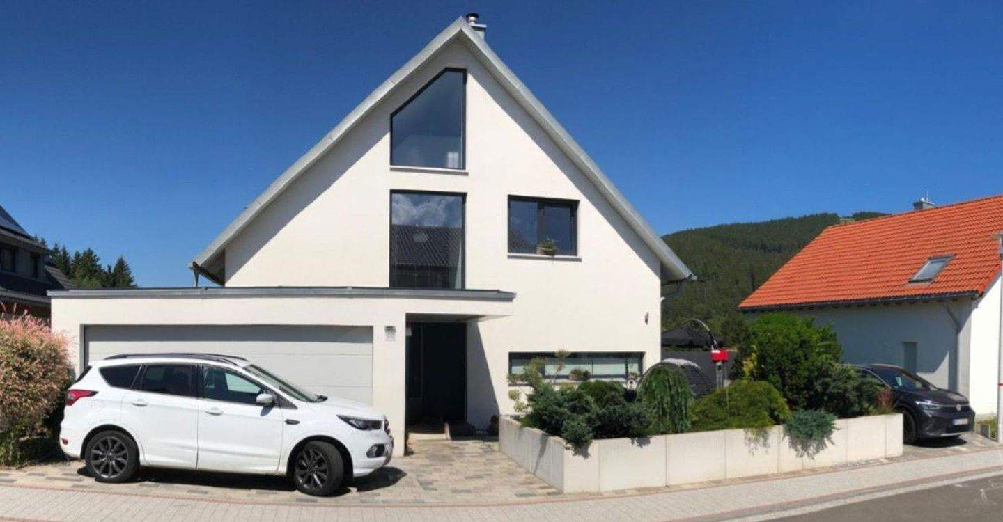 Thumbnail-Einfamilienhaus mit Einliegerwohnung und Pool