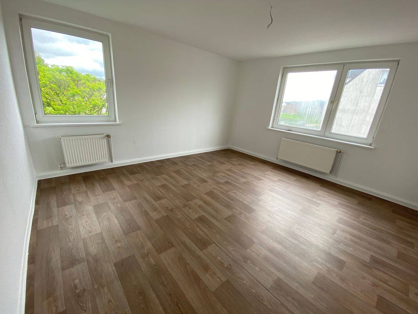 Thumbnail-* TOLLE SINGLEWOHNUNG * Schön hell und mit Tageslichtwannenbad!