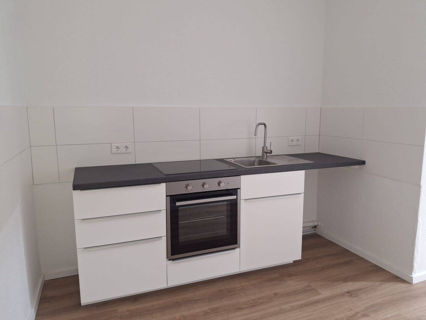 Thumbnail-Großzügige 3-Zimmer-Wohnung im 2.OG – mit Charme, Einbauküche und Duschbad