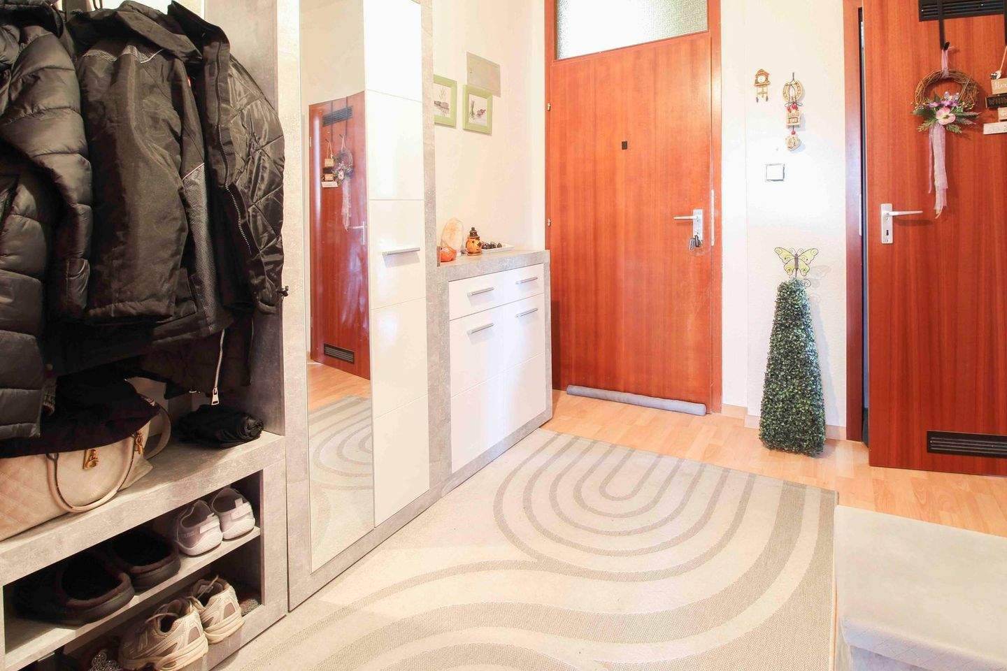 Thumbnail-Bezugsfrei: Charmante 2,5 Zimmer Stadtwohnung in Sackgassenlage