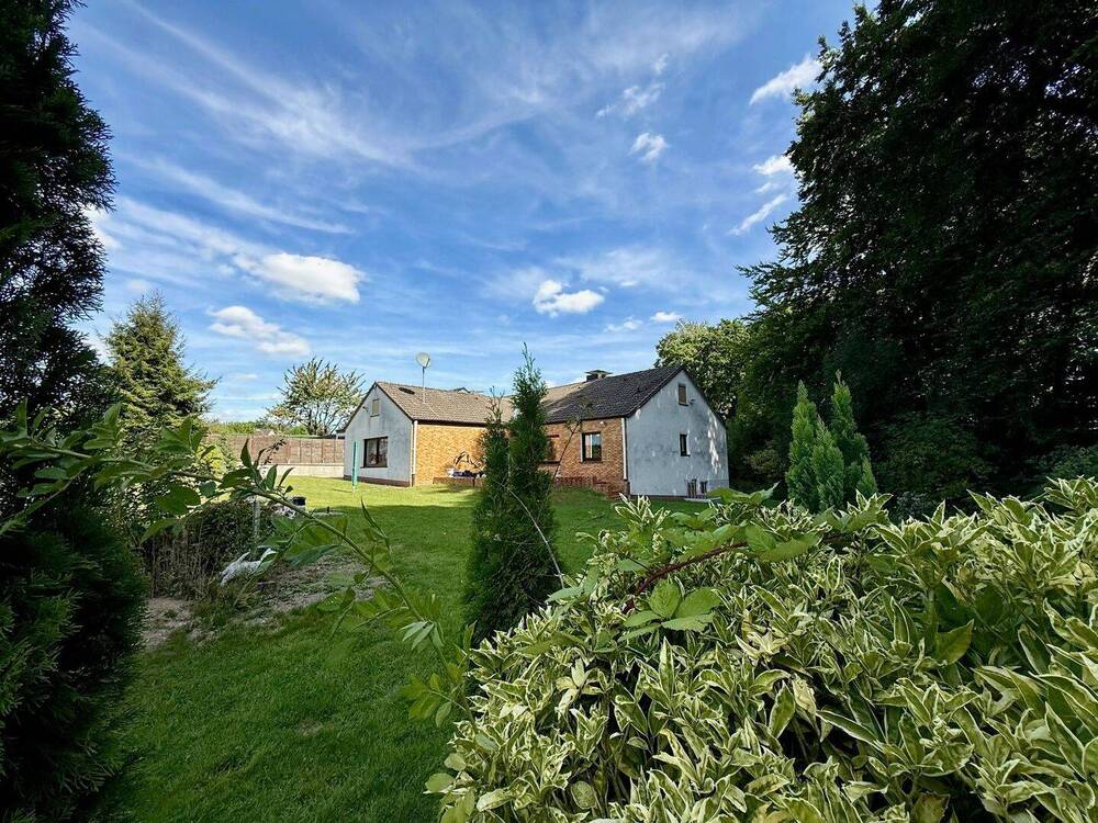 Thumbnail-Fröndenberg-Ardey: Freistehendes Wohnhaus mit Gartenoase am Ende einer Sackgasse!