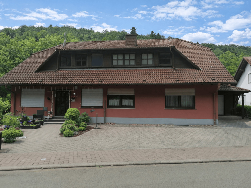 Thumbnail-Gepflegtes Mehrfamilienhaus mit 4 Einheiten und solider Jahreskaltmiete