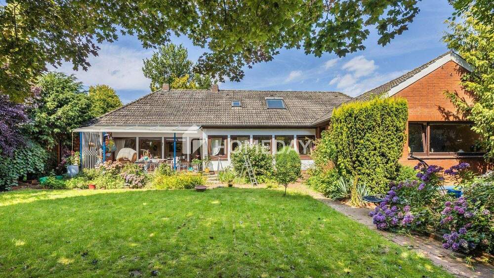 Thumbnail-Geräumiges Einfamilienhaus mit Garten in zentraler Lage