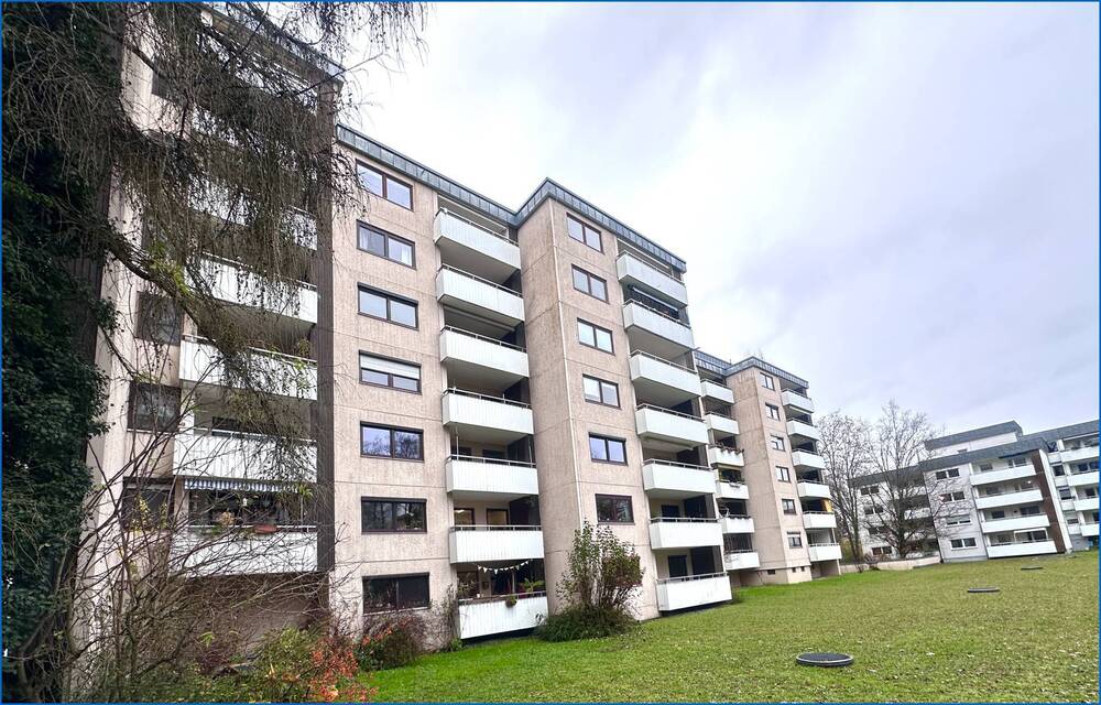 Thumbnail-Großzügige 3-Zimmer-Wohnung mit Balkon, Aufzug und Tiefgarage in Konstanz , kurfritig bezugsfrei !