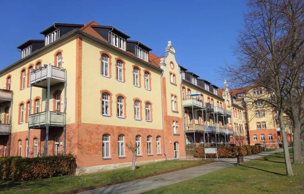 Thumbnail-Sehr schöne, großzügige 1-Zi-Whg. im DG mit Laminat, Lift im Reußpark