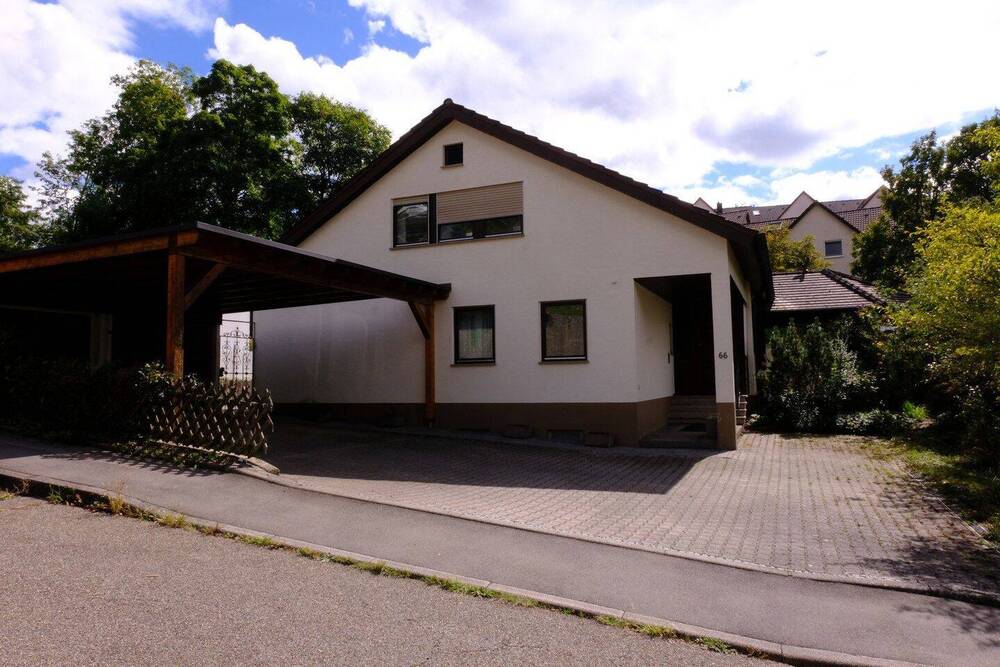 Thumbnail-Geräumiges 13 Zimmer-Einfamilienhaus