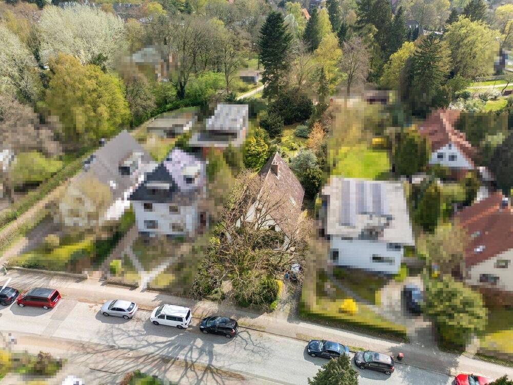 Thumbnail-Großzügiges Einfamilienhaus auf parkähnlichem Anwesen inkl. Baugrundstück am Bondenwald