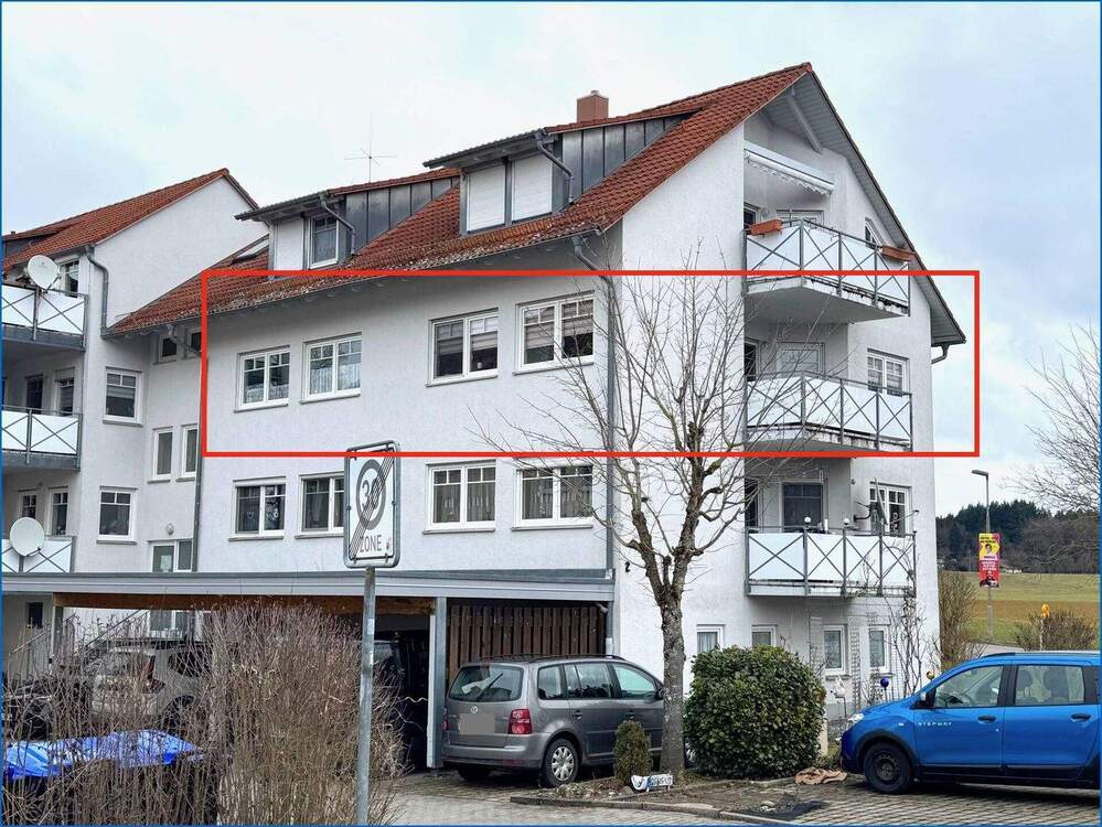Thumbnail-Attraktive 4,5 Zi.-Wohnung im 1.OG mit Südbalkon, Garage und Stellplatz, in naturnaher Lage!