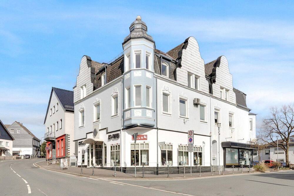Thumbnail-Stadtbildprägendes saniertes Mehrfamlienhaus im Herzen von Halver