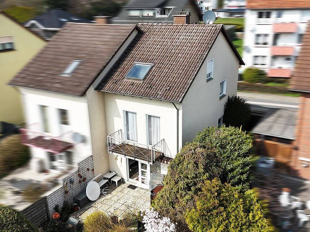 Thumbnail-Charmante Doppelhaushälfte! Gepflegt und zentral gelegen!