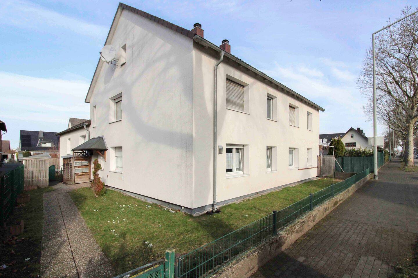 Thumbnail-Neuer Preis! Mehrfamilienhaus mit 4 Einheiten und großem Grundstück in zentraler Lage von Paderborn