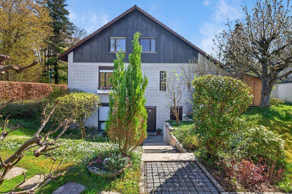 Thumbnail-RESERVIERT! Einfamilienhaus mit Einliegerwohnung, Doppelgarage und Außenpool in Waldbronn - Etzenrot