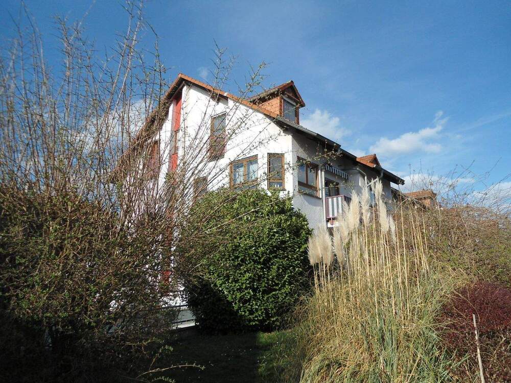 Thumbnail-Helle 3-Zimmer-Wohnung mit Dachterrasse und zwei Stellplätzen