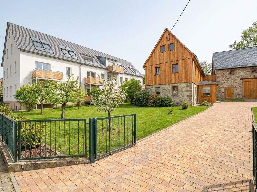 Thumbnail-Zwei Sanierungsobjekte in ruhiger Lage von Dresden zum Kauf | Denkmalgeschützter Bauernhof + ehem. Gasthof