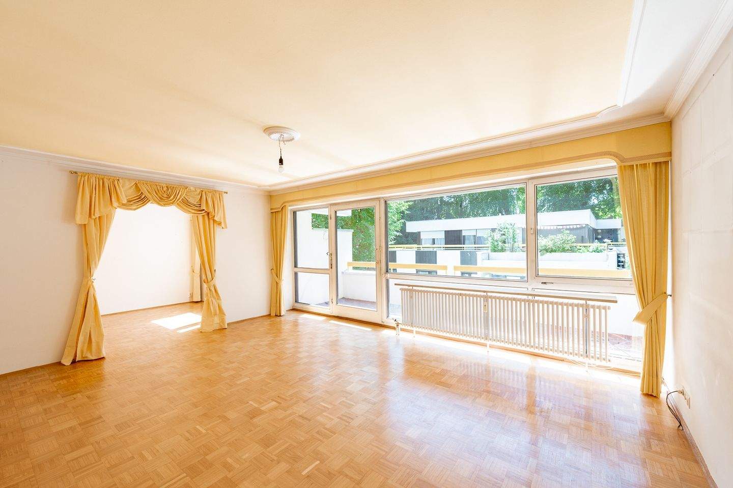 Thumbnail-AIGNER - Stilvolle 4-Zimmer-Wohnung mit zwei Balkonen und Hobbyraum