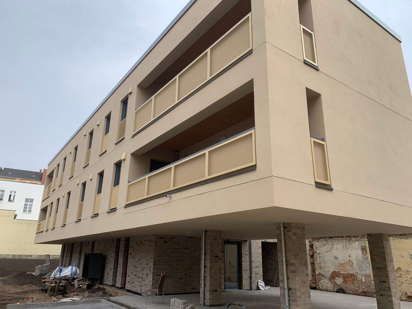 Thumbnail-Großzügige 3-Raum-WE im 1. OG in kleinem Neubau im Herzen der Neustadt